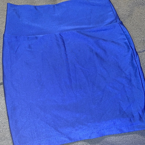 Forever 21 Mini-Skirt - Picture 2 of 2